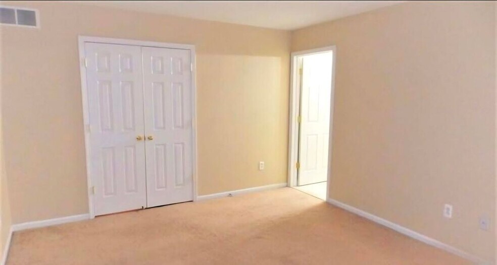 Building Photo - 9026 Newport Way