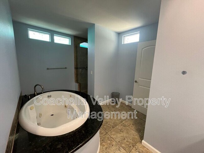 Building Photo - 71425 Halgar Rd