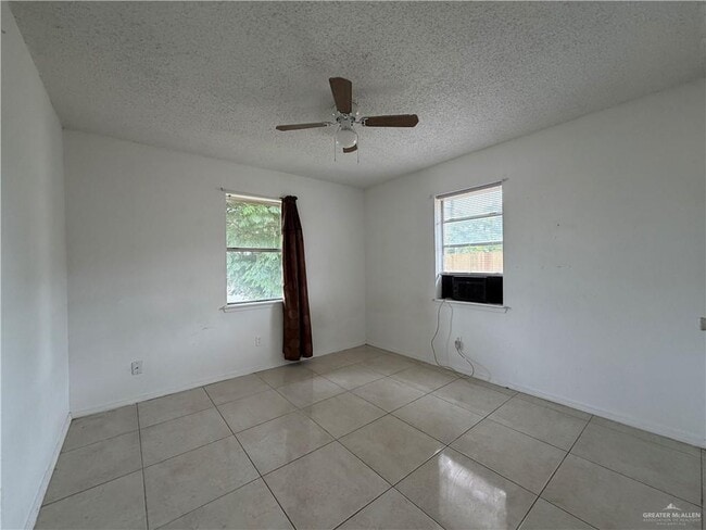 Building Photo - 25 S Raul Longoria Rd