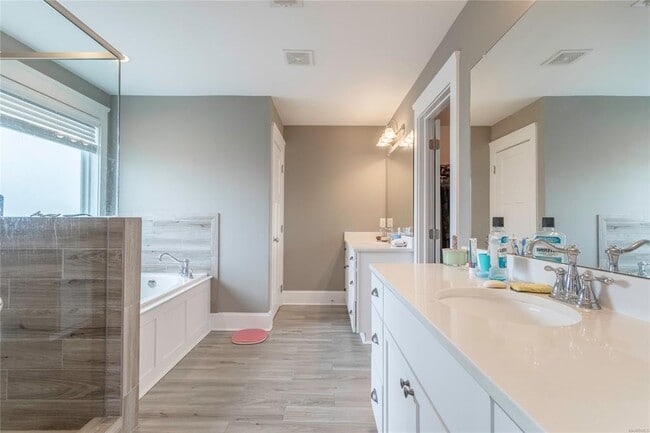 Building Photo - 201 Ave of The Orchards