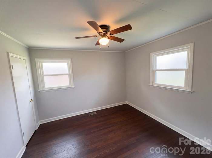 Building Photo - 120 Sunset Ln