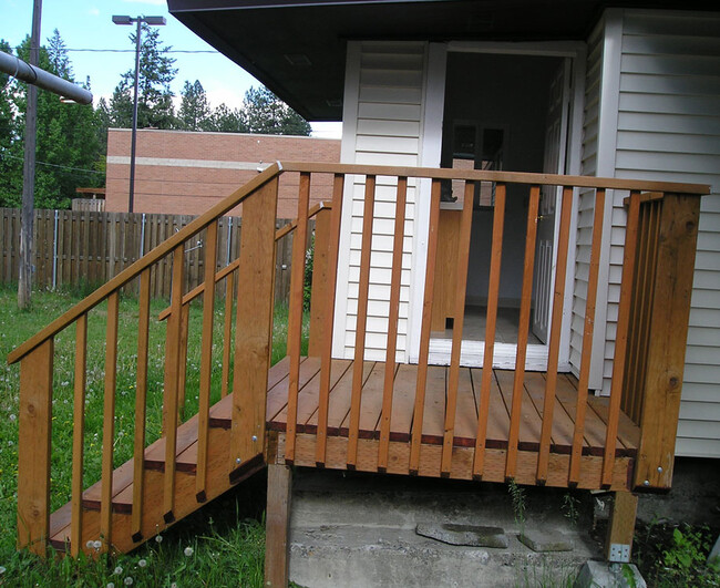 BACK DECK - 409 E 29th Ave