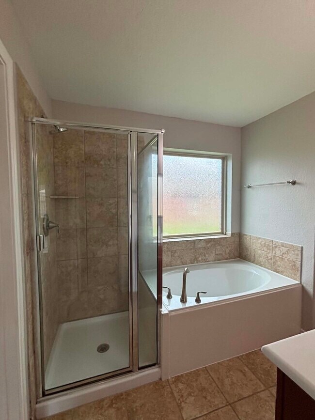 Building Photo - 1707 Hickory Burl Ln
