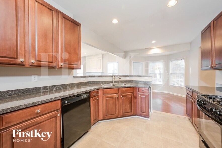 Building Photo - 6287 Greenock Dr