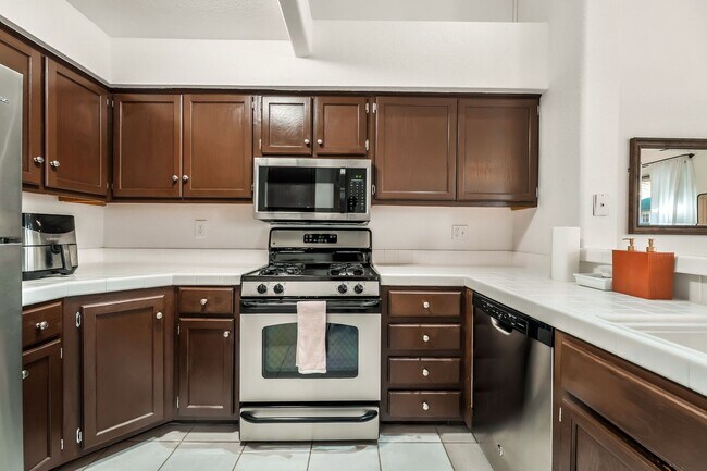 Building Photo - 2251 Wigwam Pkwy