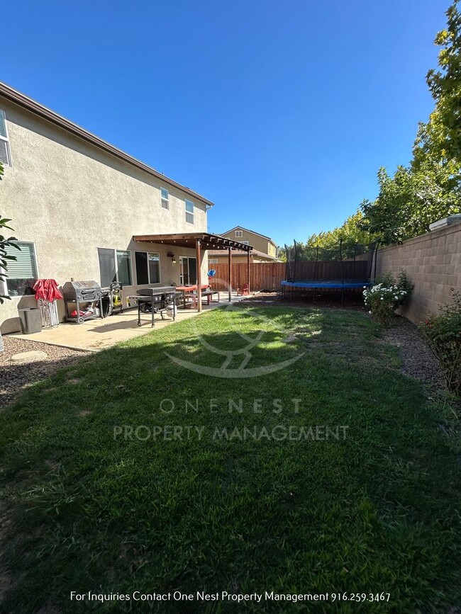 Building Photo - 3 bdrm + Den rental in Plumas Lake!