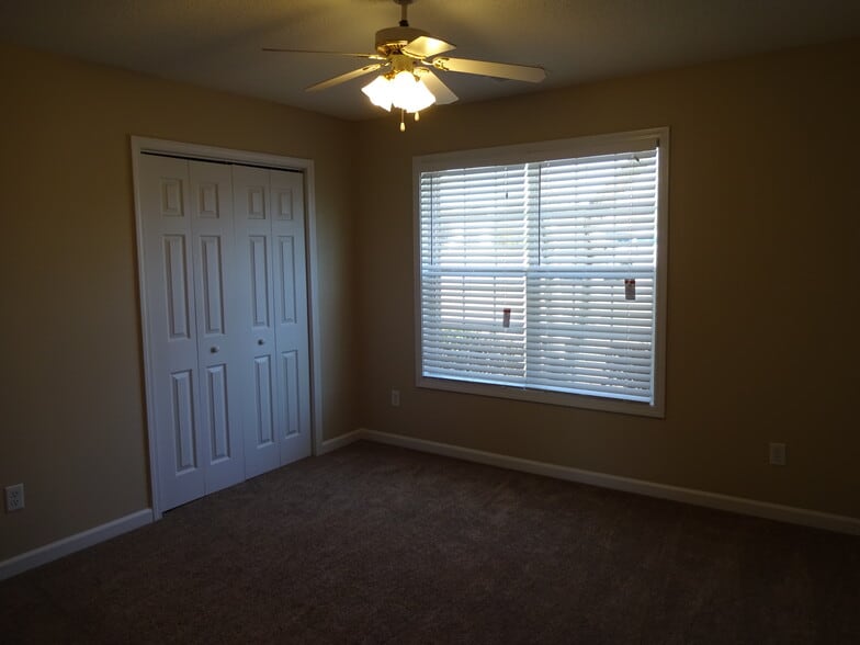 Building Photo - 304 High Point Pl