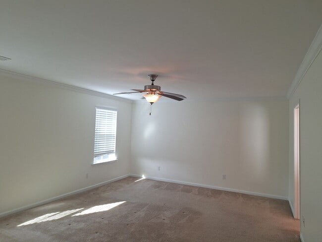 Building Photo - ***HURRY, MOVE IN SPECIAL****Superb Home Located in the Catawba Hills Neighborhood!