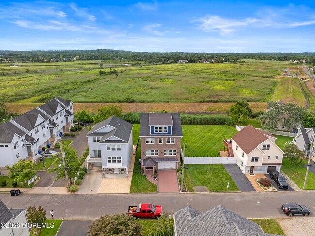 Building Photo - 619 Park Ave