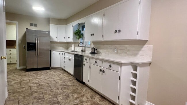 Building Photo - 1404 Melrose Dr