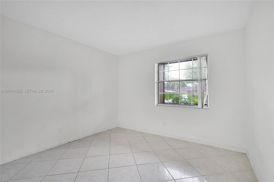Building Photo - 755 NW 104th Ave