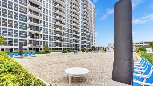 Building Photo - 531 N Ocean Blvd
