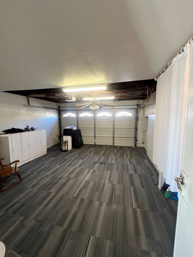 Building Photo - Spacious 2-Story House in Whittier