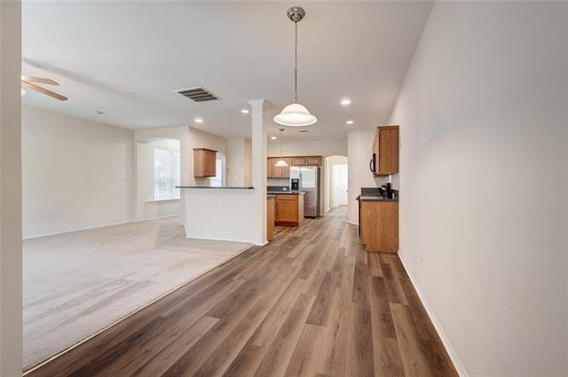 Building Photo - 1415 Ravenwood Dr