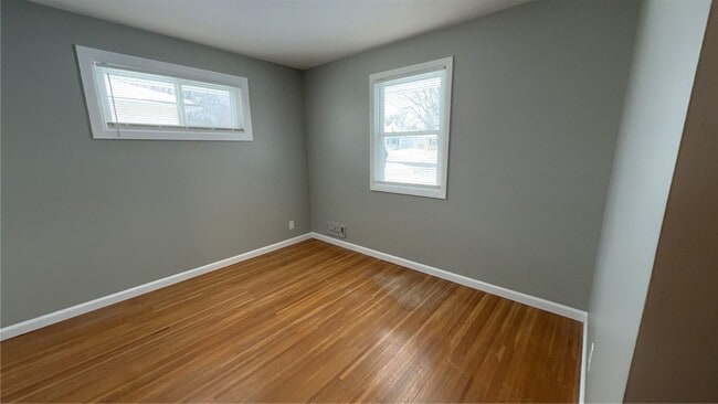 Building Photo - 198 Skycrest Dr