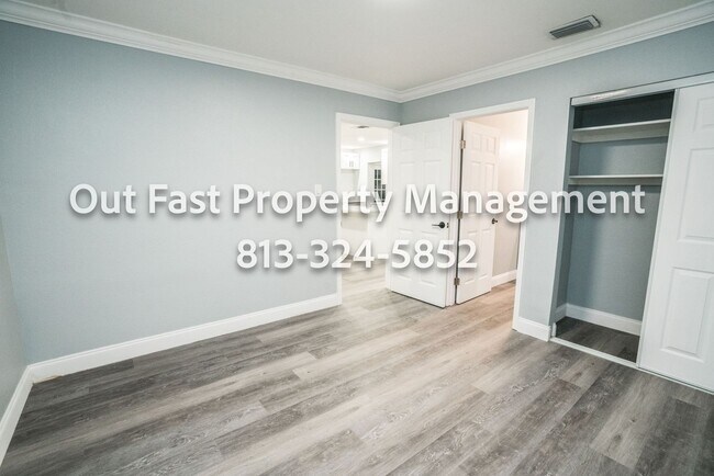 Building Photo - Bright Corner-Lot Home Near Bayshore and City Conveniences