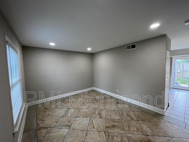 Building Photo - 4611 Coldstream Dr