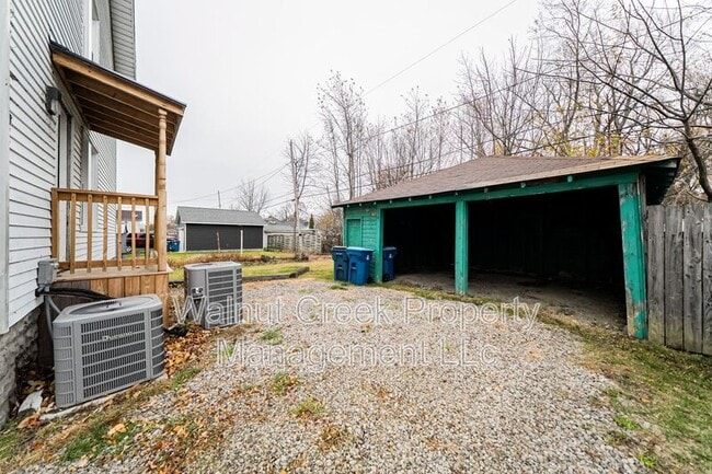 Building Photo - 839 Allison Ave