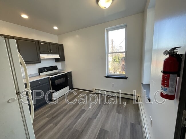 Building Photo - 659 W Philadelphia St