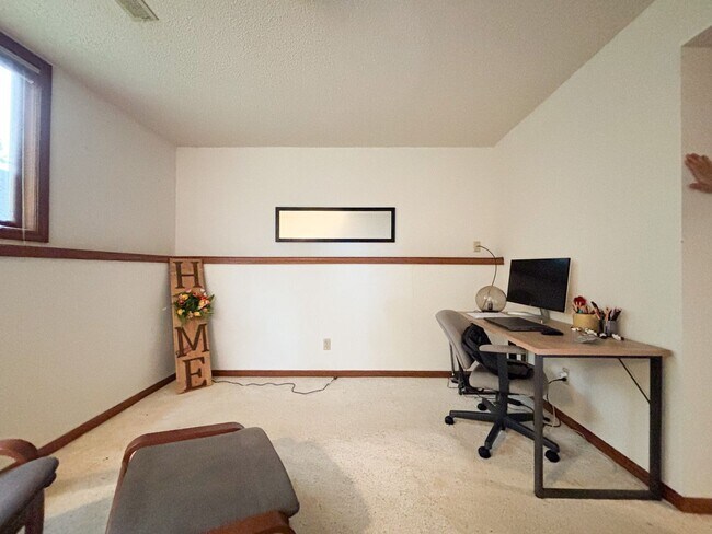 Building Photo - Italian Estates Property Management