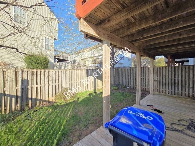 Building Photo - 12108 Wallower Way