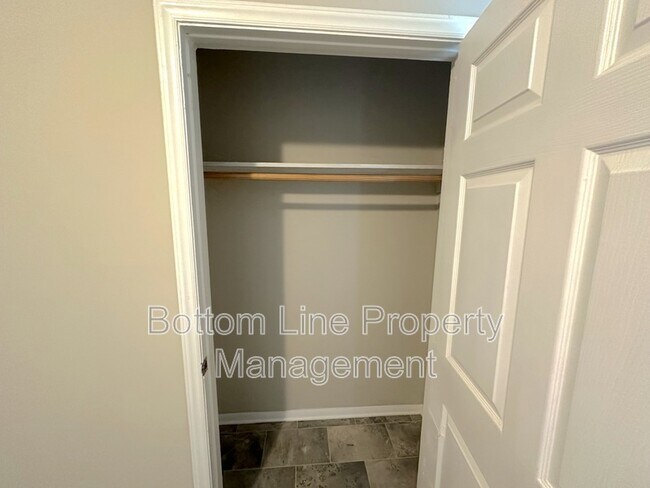 Building Photo - 1713 Longleaf Dr