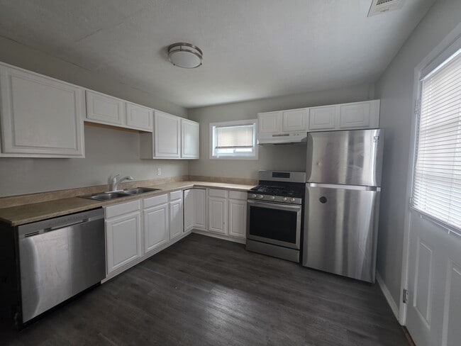 Building Photo - 3825 Kenard Ct