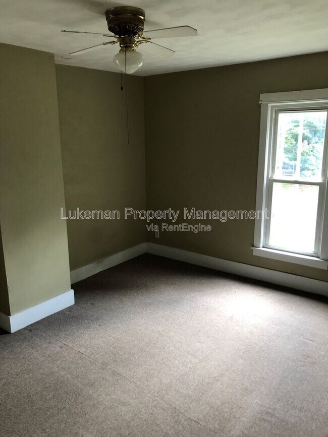 Building Photo - 1020 W Kalamazoo Ave