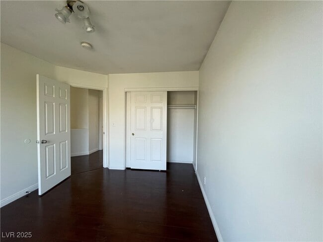 Building Photo - 932 Marino Hills Dr