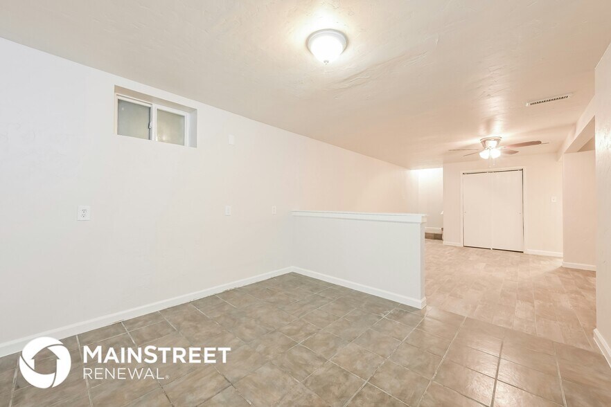 Building Photo - 4911 Xanadu St