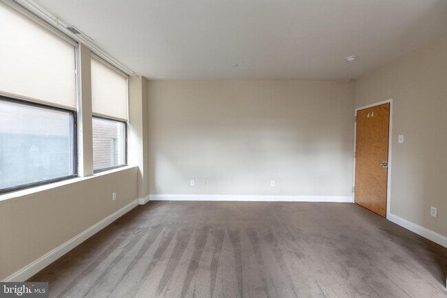 Building Photo - 220 S 16th St