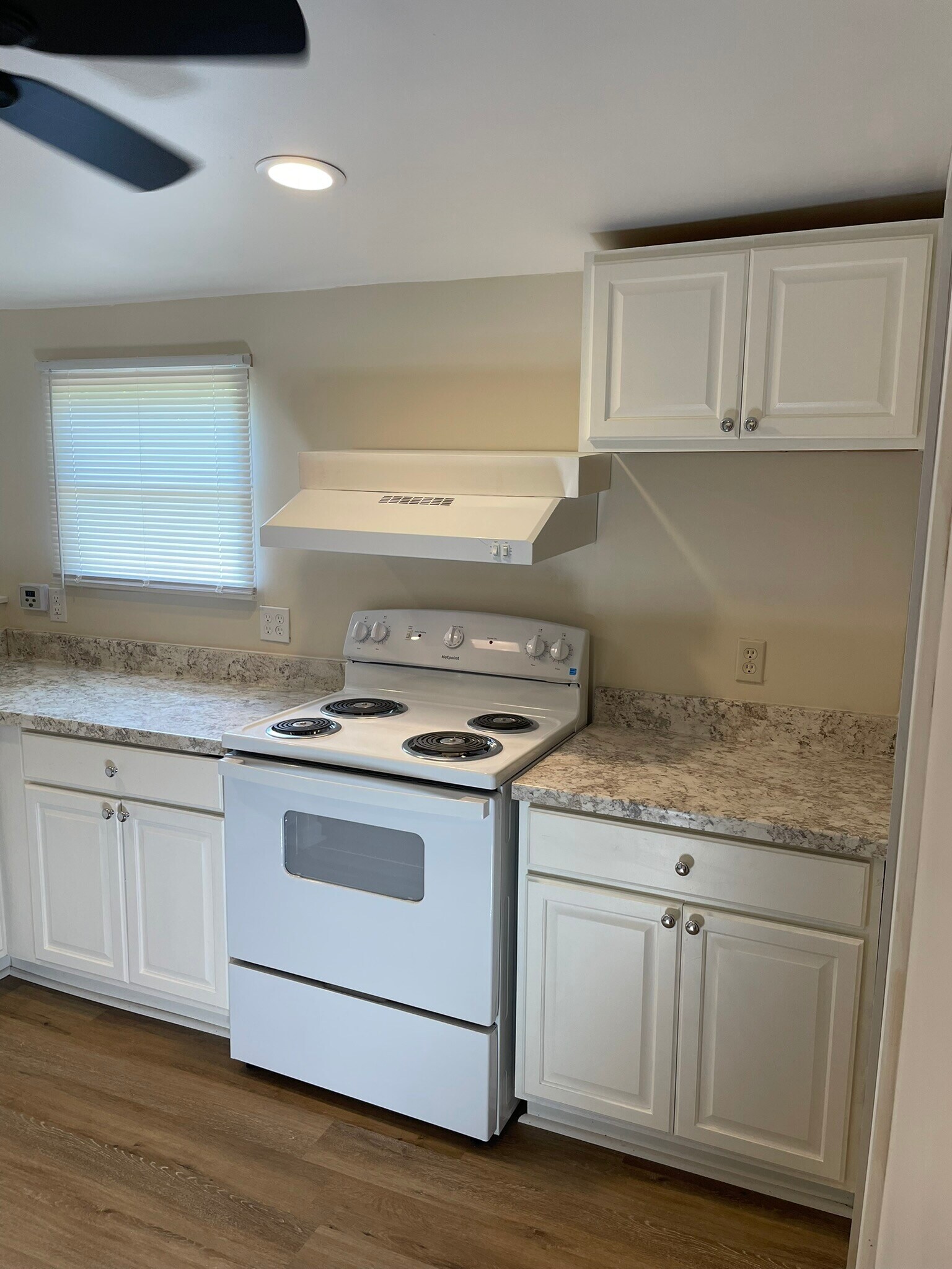 Kitchen - 243 Cobb St