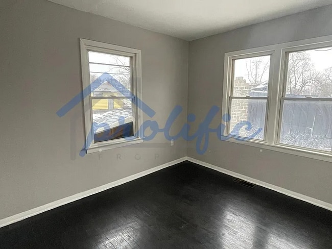 Building Photo - 712 W 19th Ave