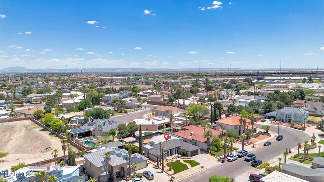 Building Photo - 2085 Paseo Del Prado Dr