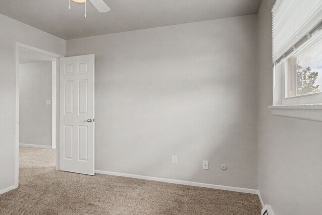 Building Photo - 1163 Cree Dr