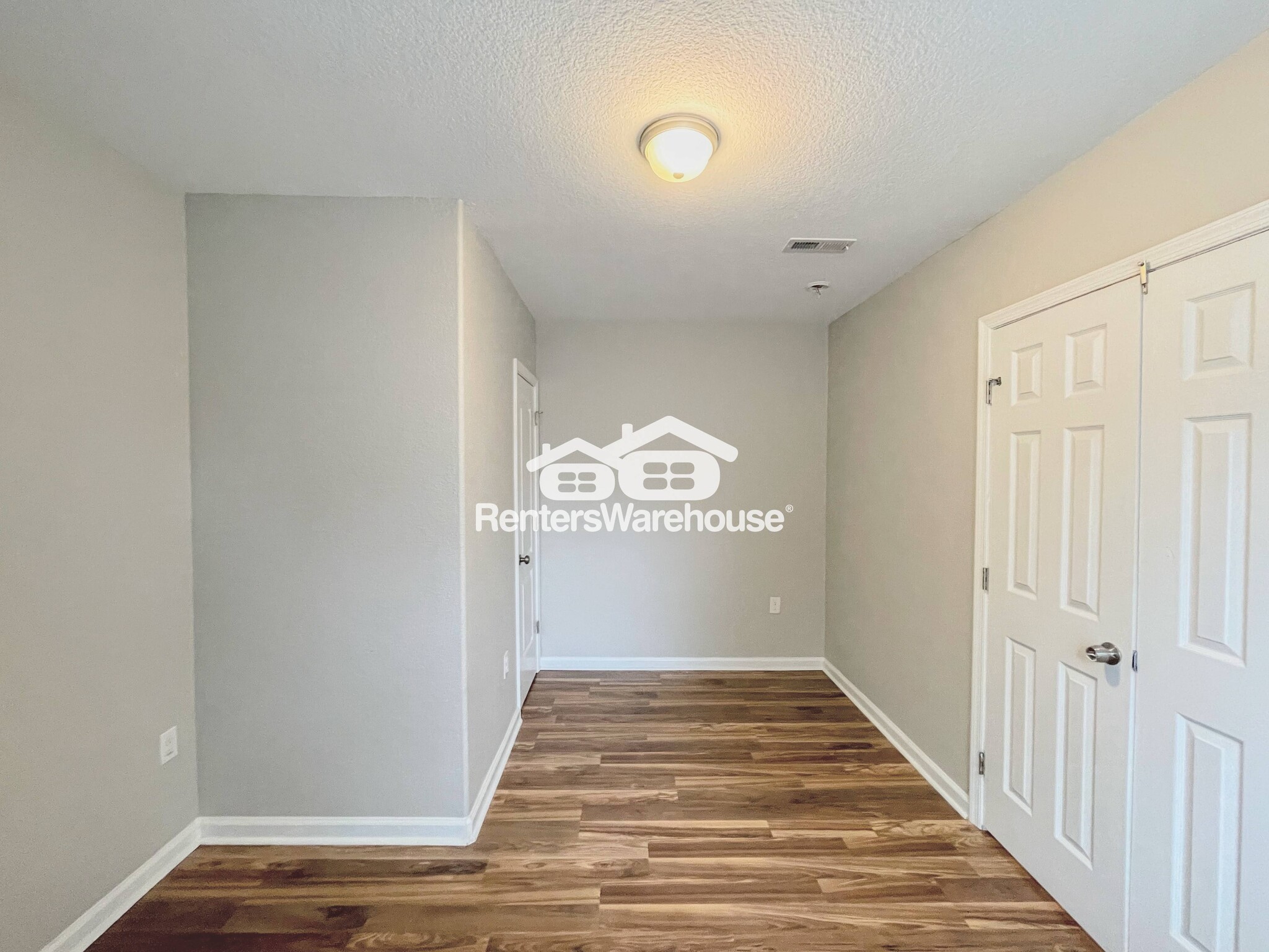 Building Photo - 3417 Peronne Ave