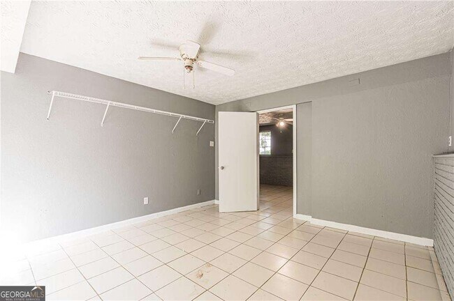 Building Photo - 806 Houndstooth Trail NW