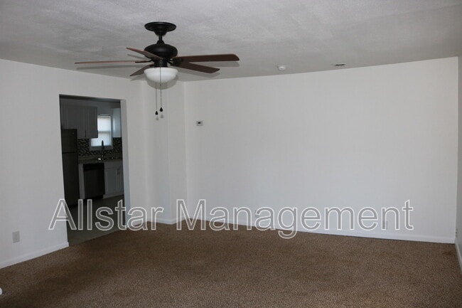 Building Photo - 958 Quentin Rd