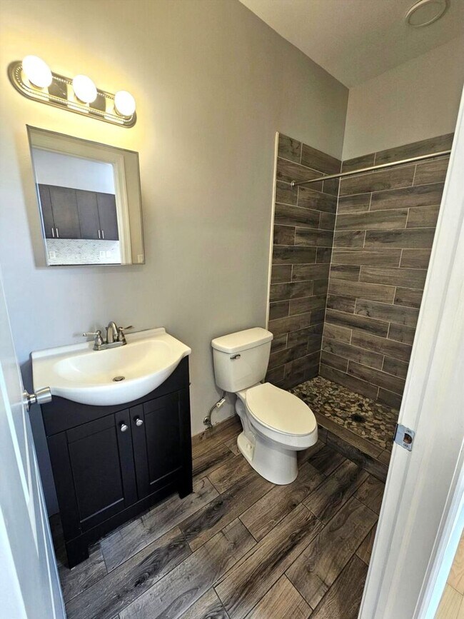 Building Photo - 813 N 41st St