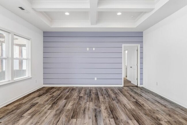 Building Photo - Experience Luxury Living in Reedy Fork