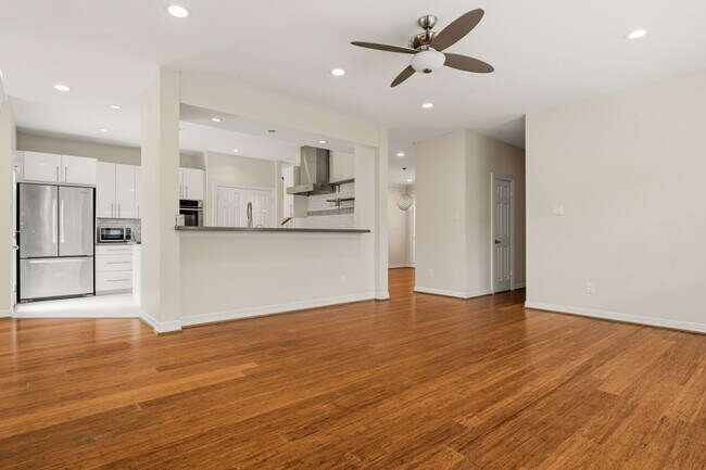 Building Photo - 14207 Woodville Gardens Dr