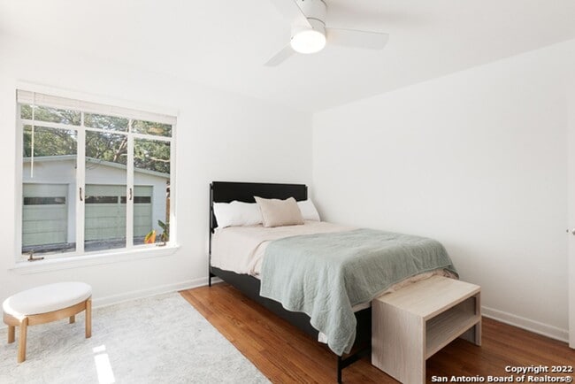 Building Photo - ~~COZY 3BD/2BA HOME! HIGHLANDS HIGH SCHOOL!!~~