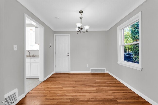 Building Photo - 21550 Miller Ave