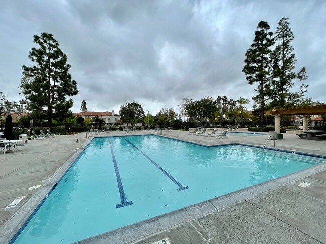 Building Photo - Gorgeous Condo for rent in Tustin Ranch