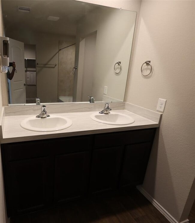 Building Photo - 2315 Otter Falls Dr