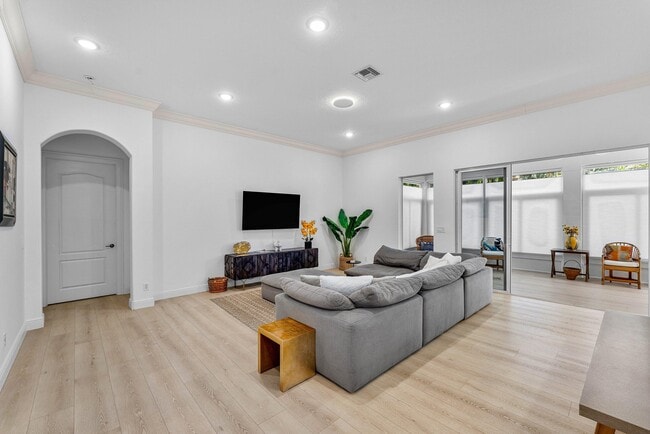 Building Photo - 2068 Wightman Dr