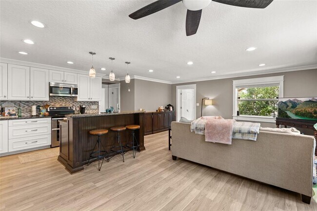 Building Photo - 2120 Murdock Blvd