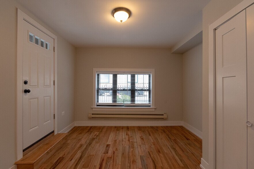 Building Photo - 2845 N Orchard St