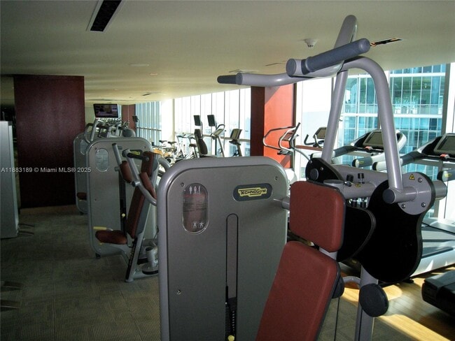 Building Photo - 900 Biscayne Blvd