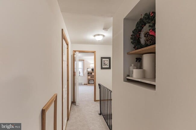 Building Photo - 3 W 1st Ave